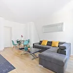 Quartier Champs-Élysées 1 Bedroom Apartment Free Netflix