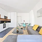 Quartier Champs-Élysées 1 Bedroom Apartment Free Netflix